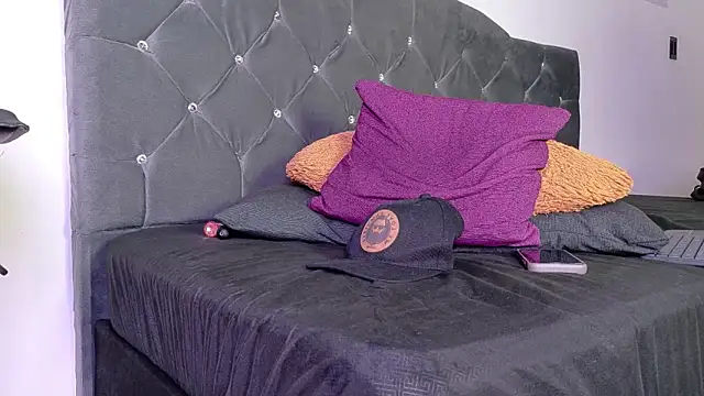 louis_bcasta1's cam snapshot