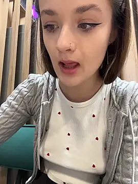 KittyQueeny live sex cam