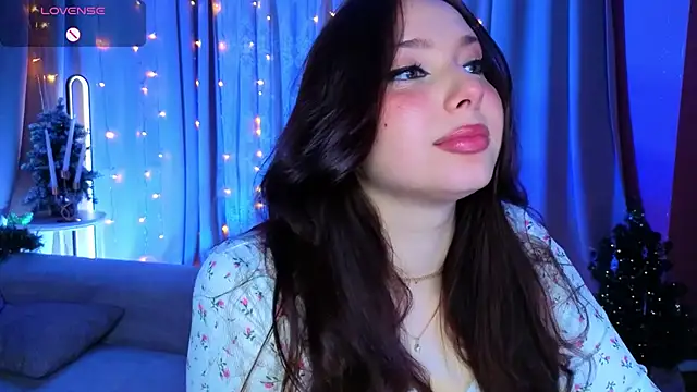 Lucy_louras's cam snapshot