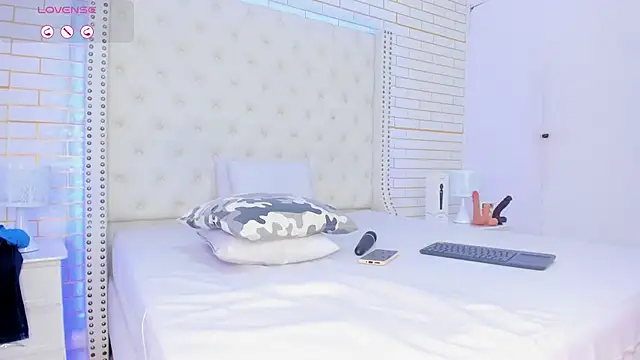 kylie_wilsson's cam snapshot