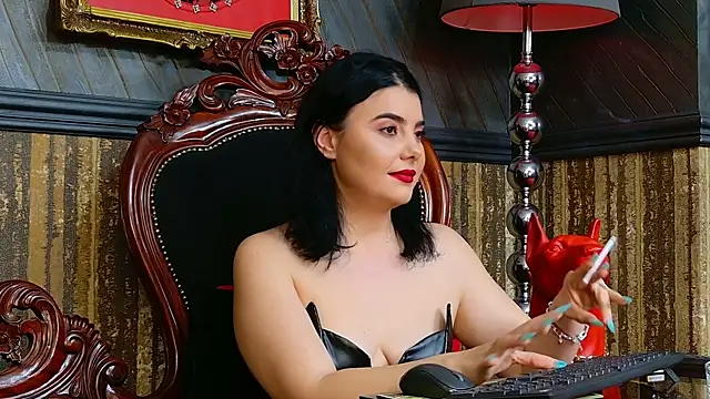 MistressEly's cam snapshot