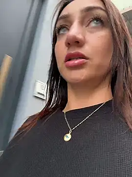 Ninabigtitied live sex cam