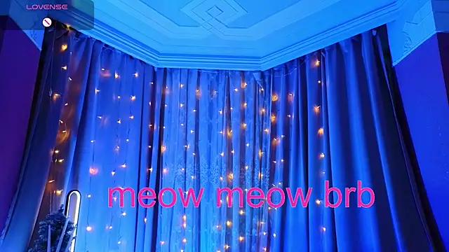 Lucy_louras's cam snapshot