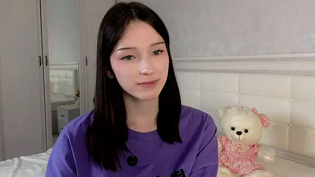 YvonneShames's cam snapshot