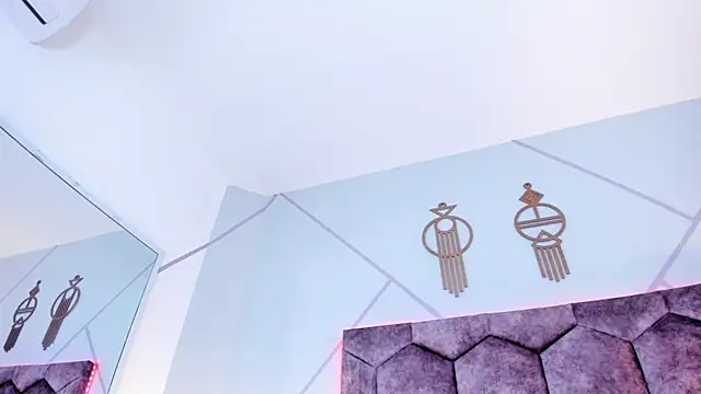 aurora_collinss_'s cam snapshot