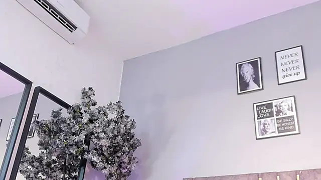 Queenndevil's cam snapshot