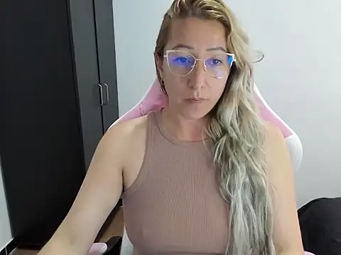 chrystal_sl852's cam snapshot