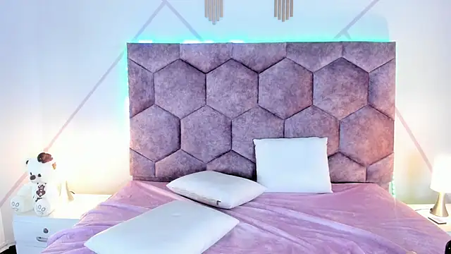 aurora_collinss_'s cam snapshot