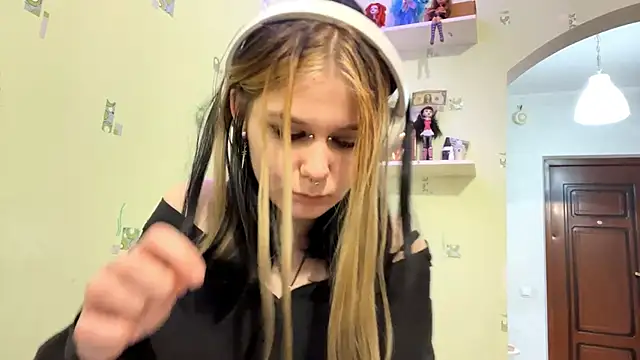 TraceeSchutt's cam snapshot