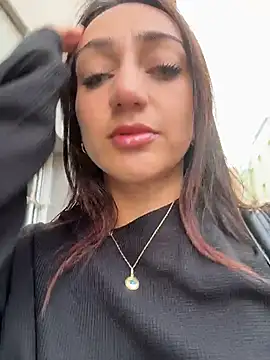 Ninabigtitied's cam snapshot