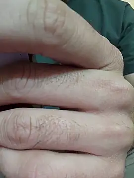 YOUR_DADDY29's cam snapshot