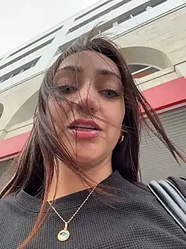 Ninabigtitied's cam snapshot