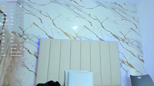 _Emma_whiitee_'s cam snapshot