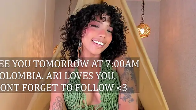 Ariella_Ruiz's cam snapshot