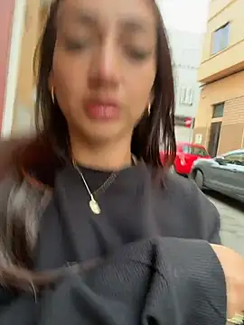 Ninabigtitied's cam snapshot