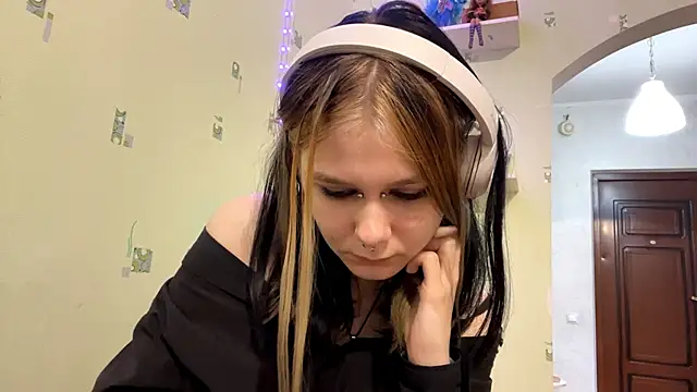 TraceeSchutt's cam snapshot