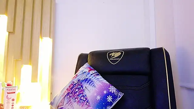 Anaise_latif's cam snapshot