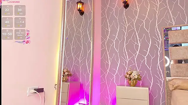 Julia_rivers's cam snapshot