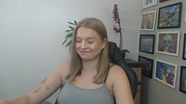 Mysteryerica's cam snapshot