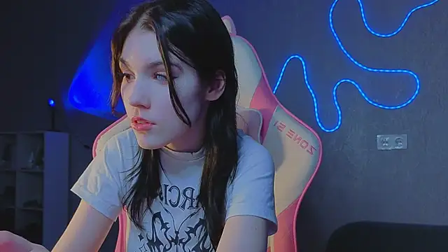 Sophie_SkyAngel's cam snapshot