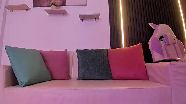 Gabrielaa_Miller_'s cam snapshot