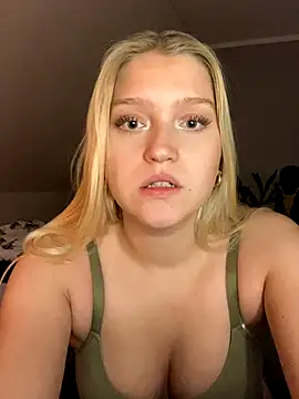 EmmiPemmi live sex cam