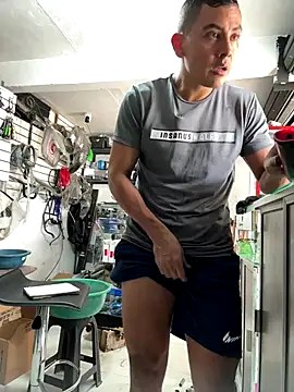 Paul22cm- live sex cam