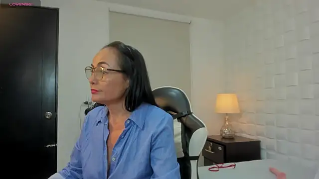 yulitza1025's cam snapshot