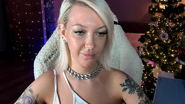 tykioty_Miley's cam snapshot