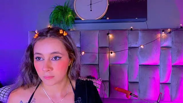 AmbarHills_1's cam snapshot