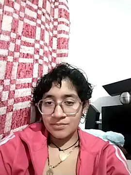 Lili_Gomez_'s cam snapshot