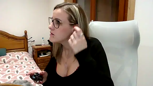 Madame_Callie's cam snapshot