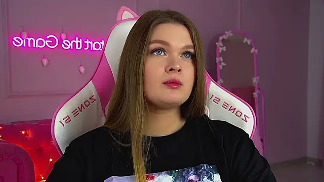 CrystalLyons's cam snapshot