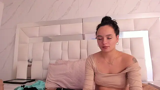 Maia_Park's cam snapshot