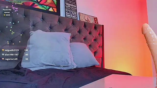 elinne_hendrix_'s cam snapshot