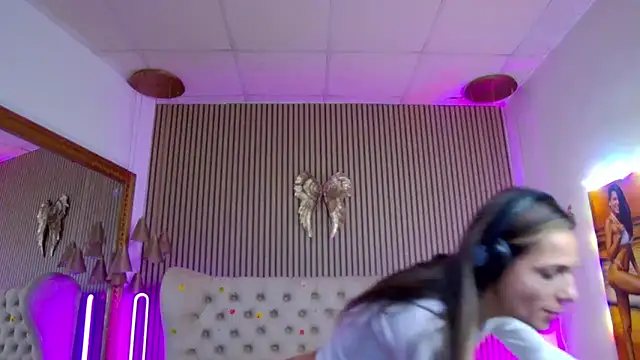 PlayfulShow's cam snapshot