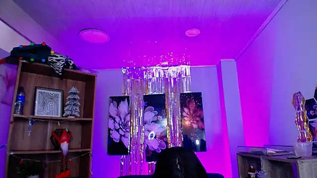 roseefancy19's cam snapshot