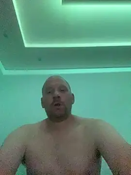 Krzysiekg123 live sex cam