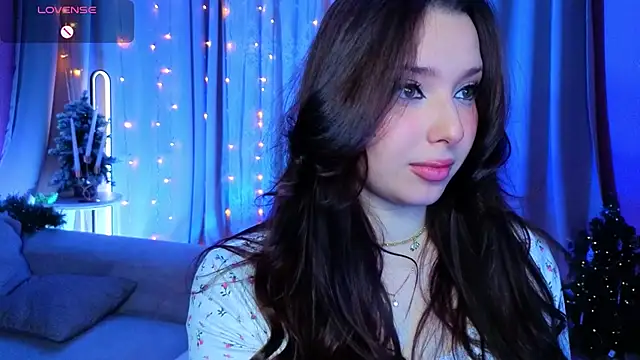 Lucy_louras's cam snapshot