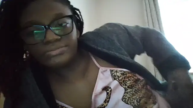 SexyGemBeautyX's cam snapshot