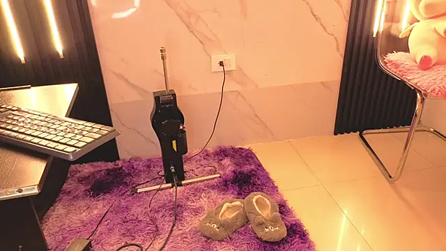 Scarlet_Red_'s cam snapshot