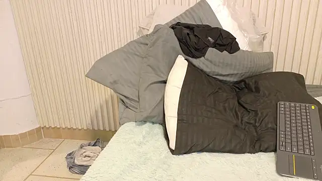 Abrilmirren's cam snapshot