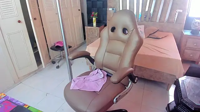 cute_sassy's cam snapshot