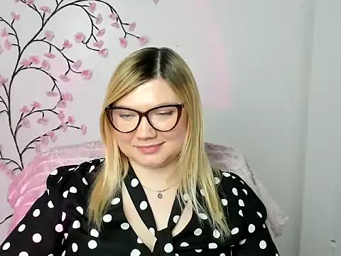 Lola_moree's cam snapshot