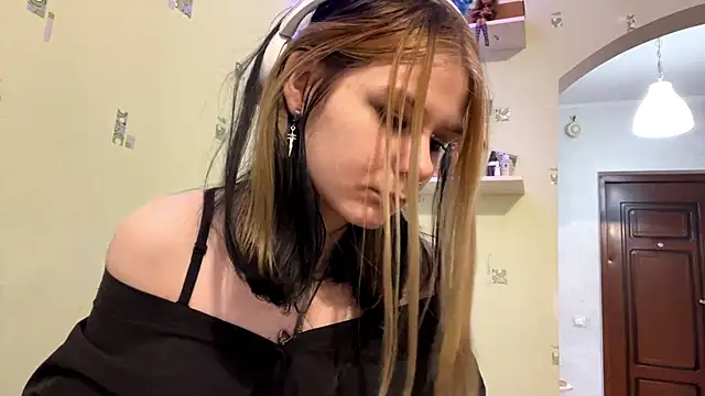 TraceeSchutt's cam snapshot