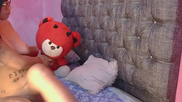 luna_summer's cam snapshot