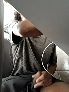 OfficialMineirinho live sex cam