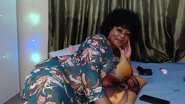 Foxybrownxx1's cam snapshot