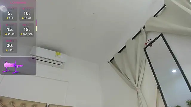 Alessiiaa_ live sex cam