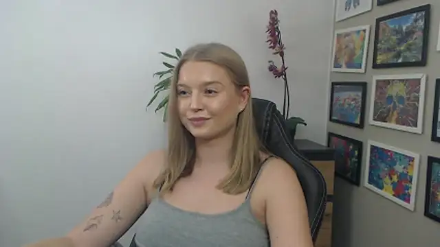 Mysteryerica's cam snapshot